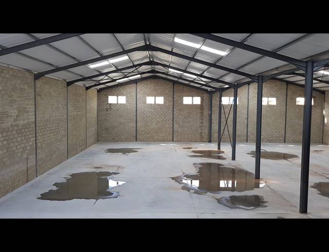 1,107M² FACTORY FOR SALE IN SAXENBURG PARK 2